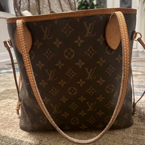 Louis Vuitton Handbags - Authentic Louis Vuitton Neverfull MM -well loved